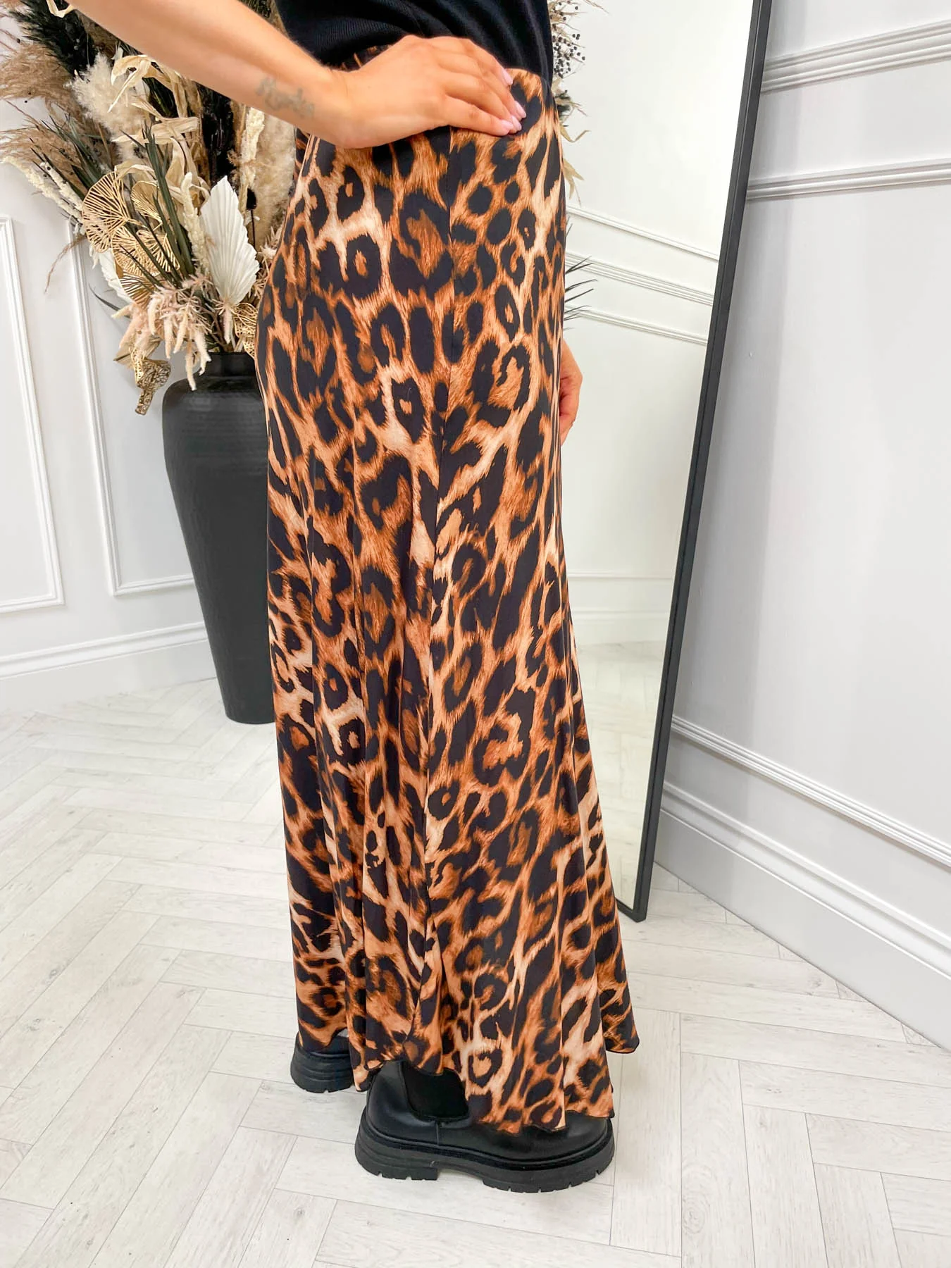 Alara Leopard Skirt - Image 6
