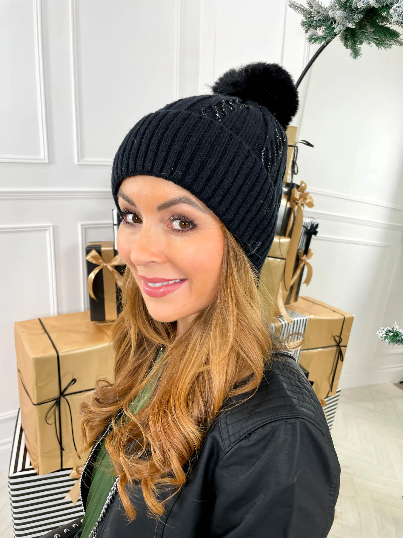 Brair Bobble Hat - Black - Image 2