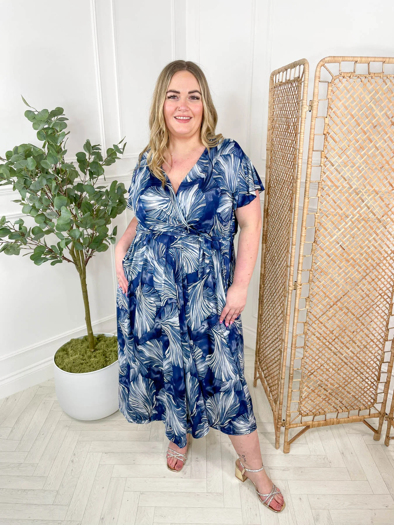 CURVE Dahlia Dress - Image 3