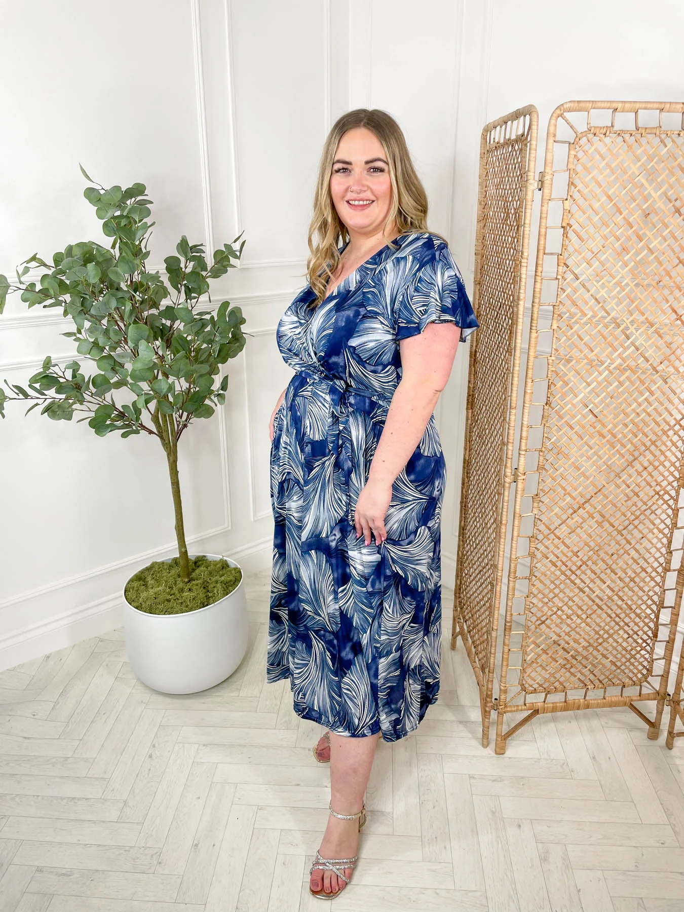 CURVE Dahlia Dress - Image 4