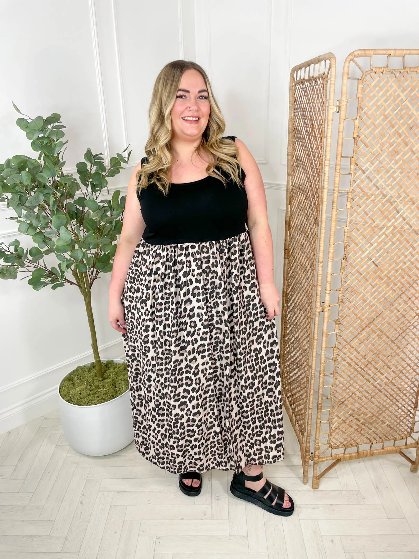 CURVE Leah Dress - Image 5