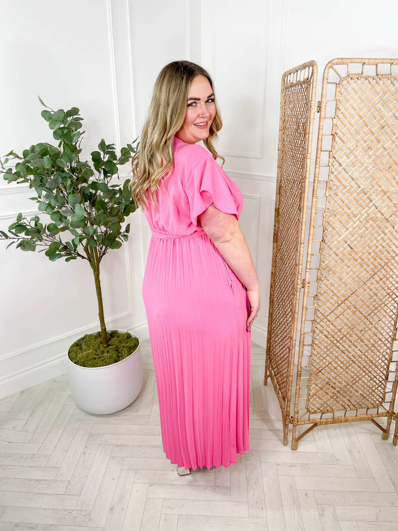 Curve Winnie Dress-2 Colours - Image 4
