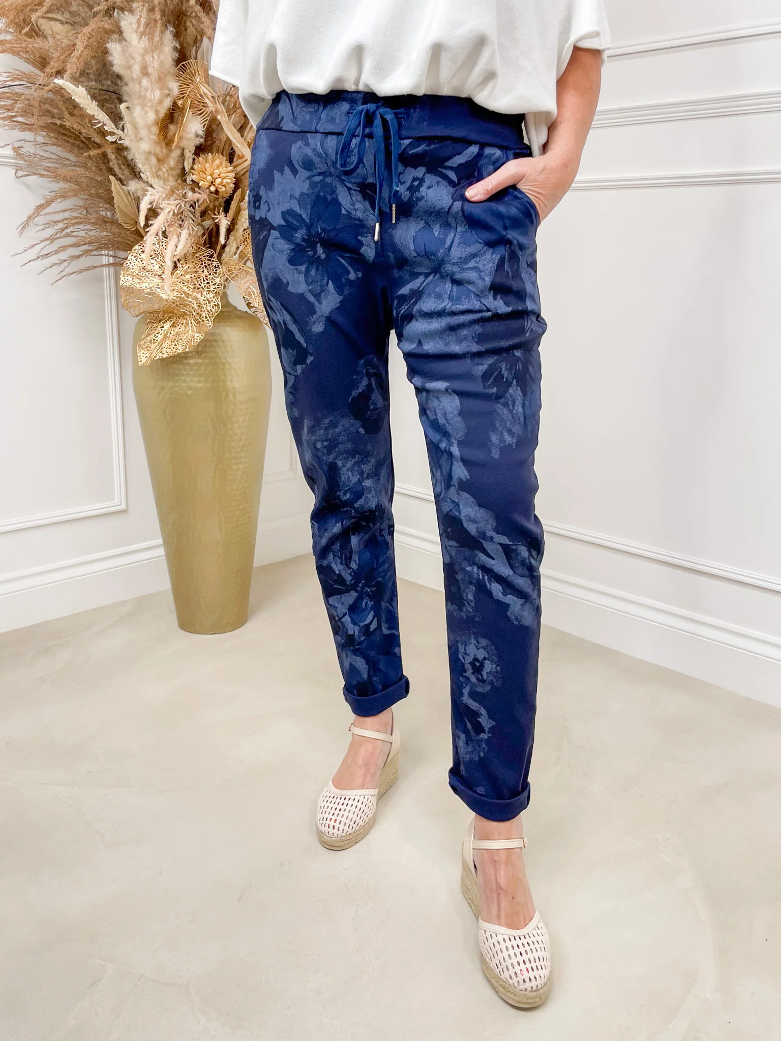 Magic Pant - Navy Floral