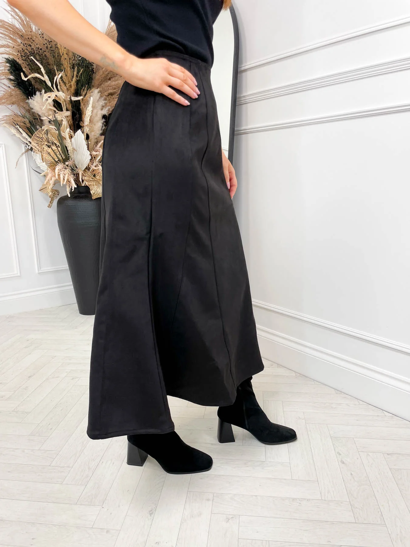 Nadia Suede Effect Skirt - Image 5