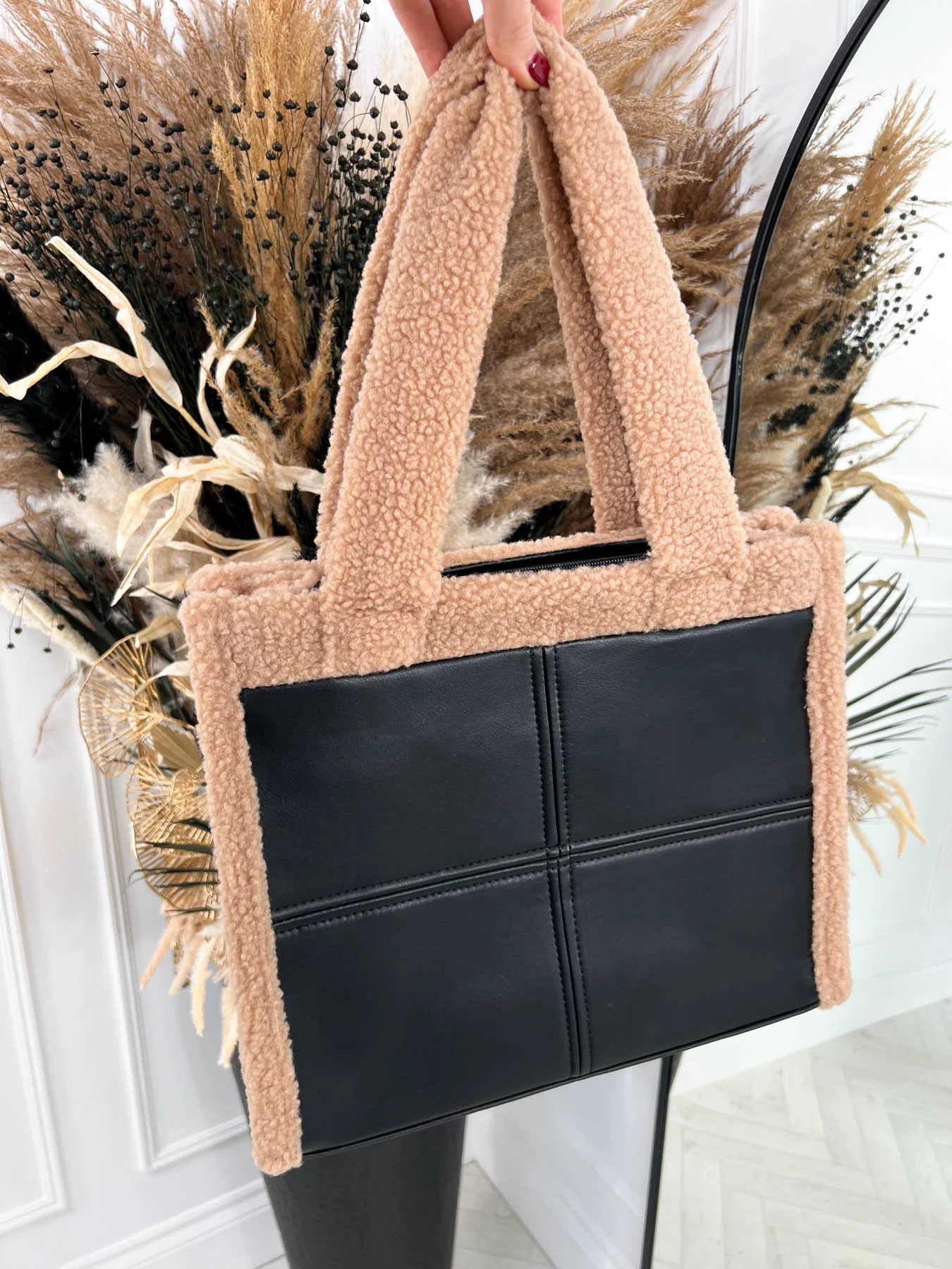 Prague Tote Bag- Camel