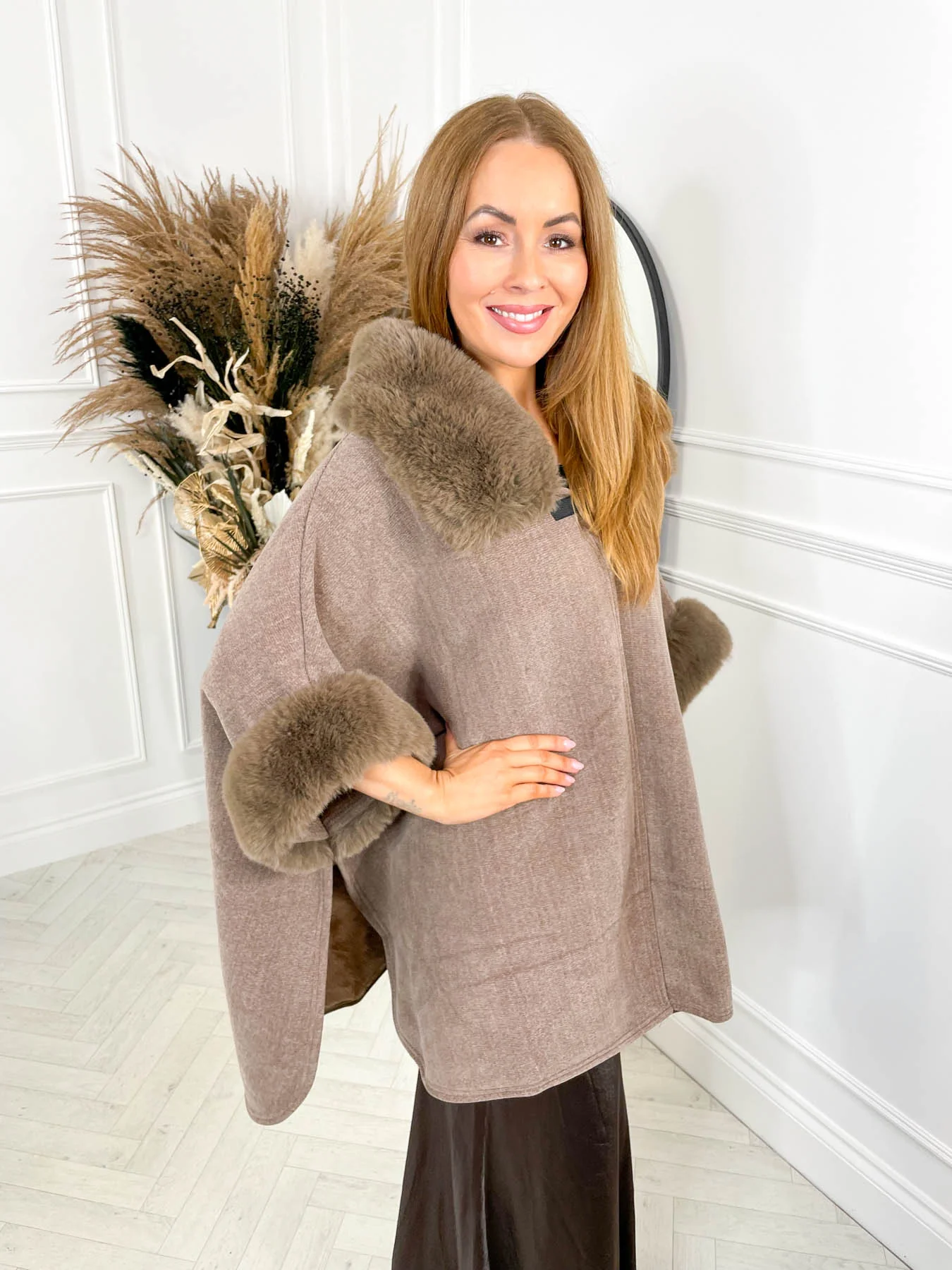 Savanna Cape - Taupe - Image 6