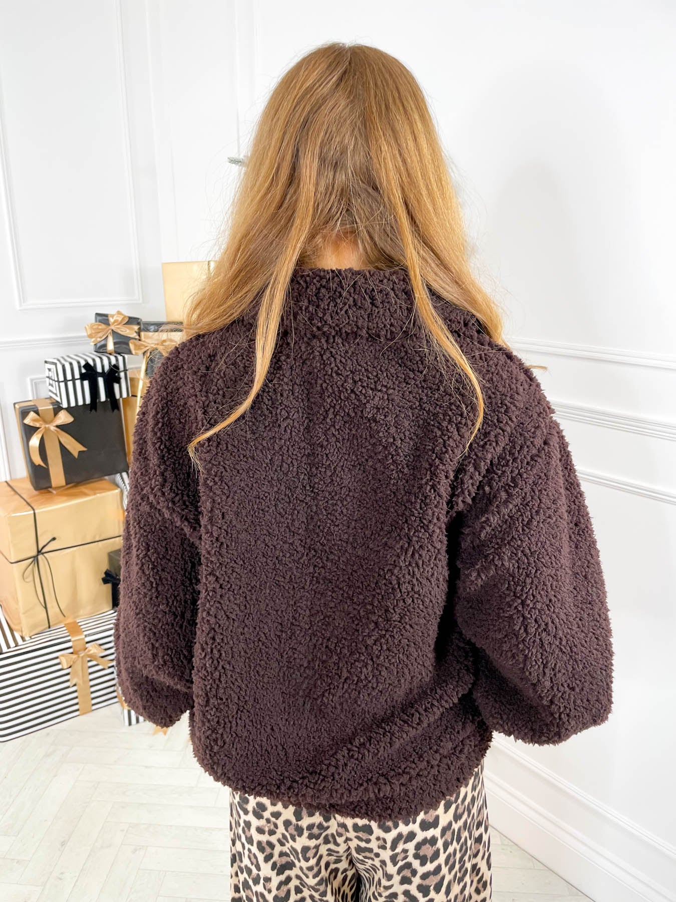 Teddy Fleece - Chocolate - Image 5