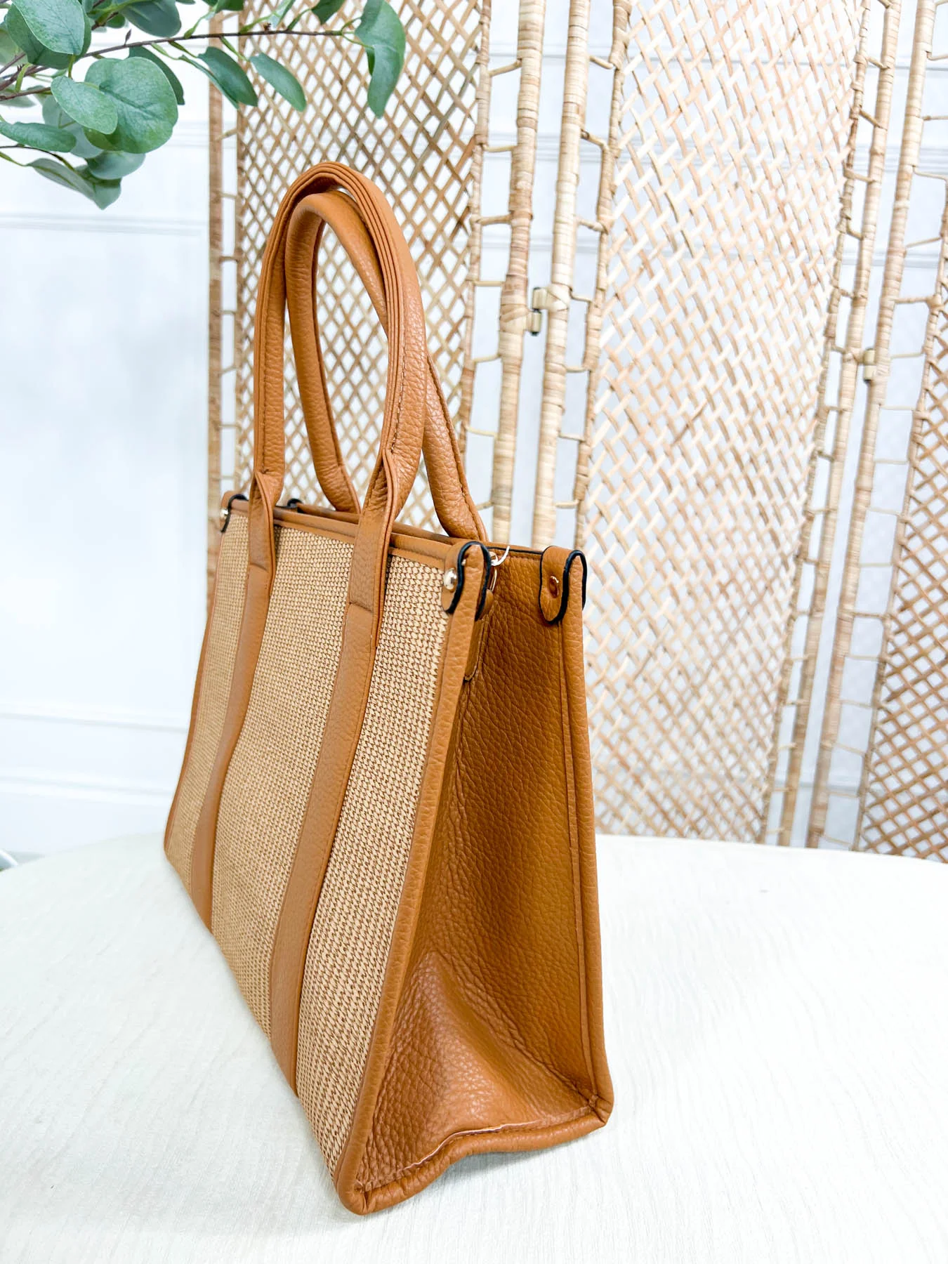 Tora Hessian Tote Bag - Image 2