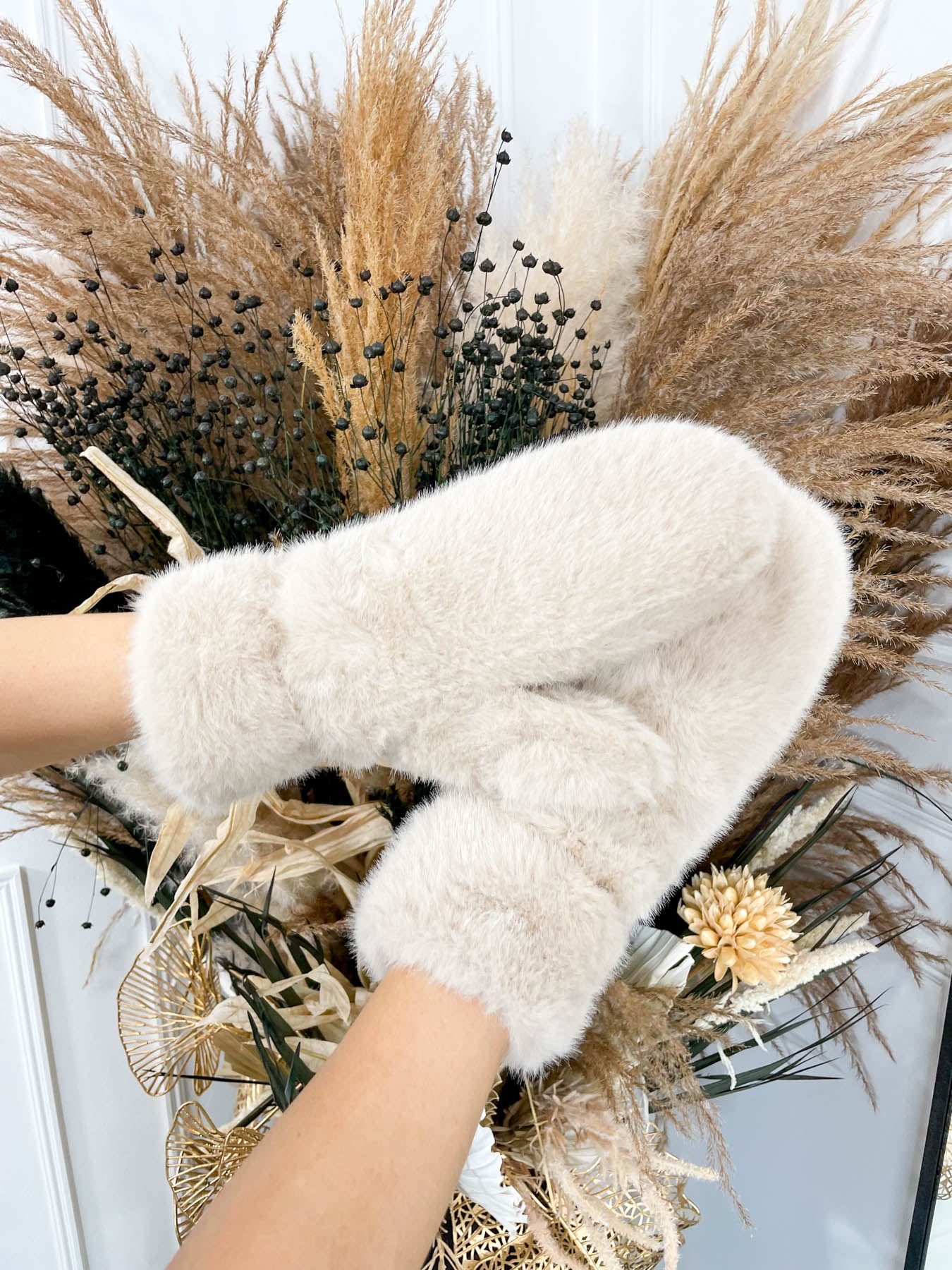 Toronto Mittens -Beige - Image 2