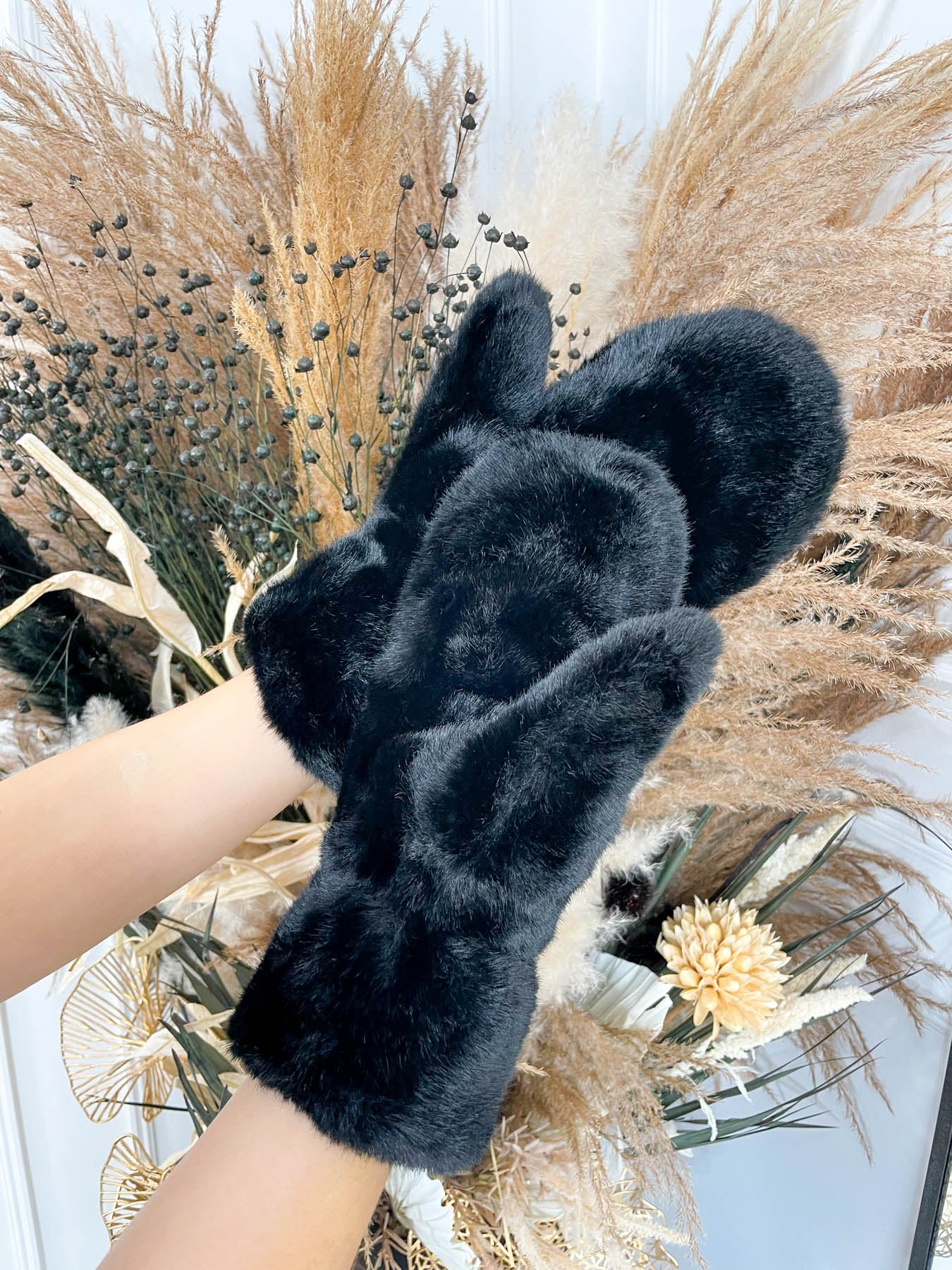 Toronto Mittens -Black - Image 3